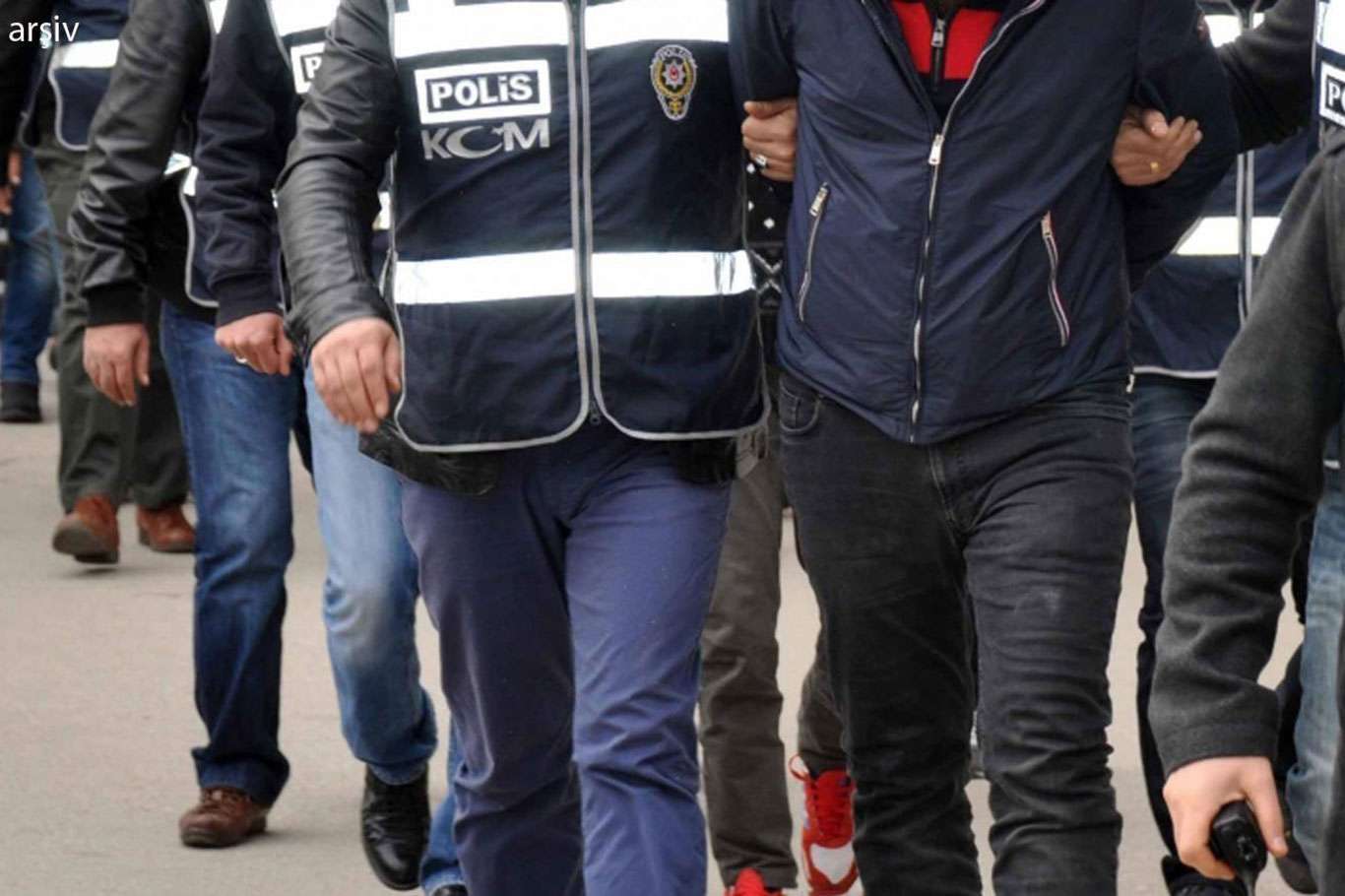Balıkesir merkezli FETÖ operasyonunda 29 şüpheli tutuklandı Balıkesir merkezli FETÖ operasyonunda 29 şüpheli tutuklandı